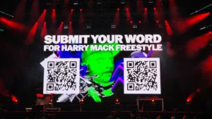A freestyle rapper, a festival screen, and a PowerPoint that fills itself